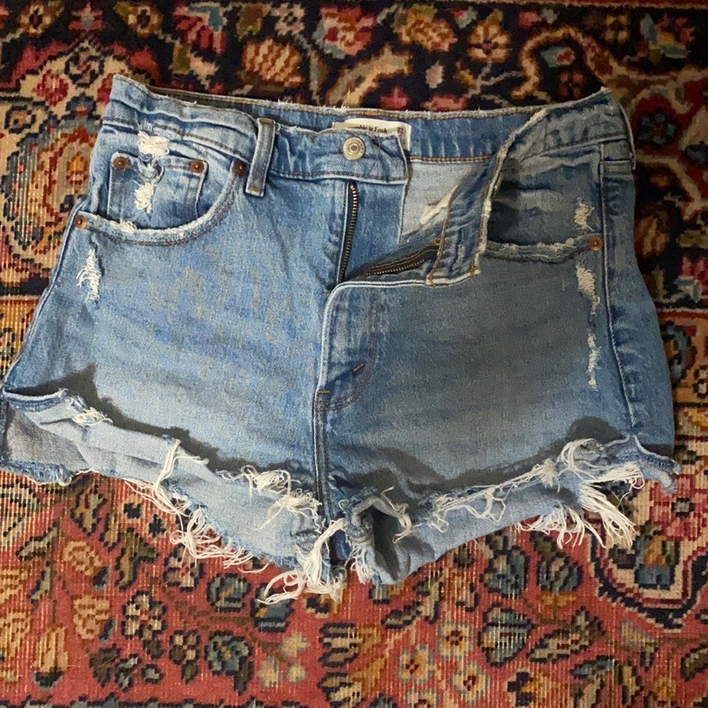 Abercrombie High Rise Mom Short